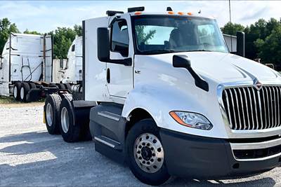 International LT625 Day Cab Truck - Cummins 400HP, 12 Speed
