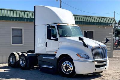 International LT625 Day Cab Truck - A26 400HP, 12 Speed