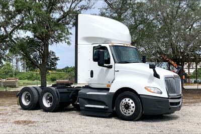 International LT625 Day Cab Truck - Cummins 400HP, 12 Speed