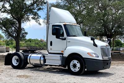 International LT625 Day Cab Truck - Cummins 400HP, 10 Speed