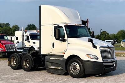 International LT625 Day Cab Truck - Cummins 400HP, 12 Speed