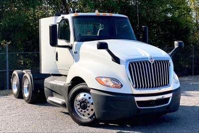 International LT625 Day Cab Truck - A26 400HP, 12 Speed
