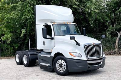 International LT625 Day Cab Truck - Cummins 400HP, 12 Speed
