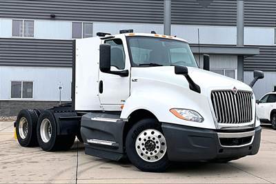International LT625 Day Cab Truck - A26 400HP, 12 Speed