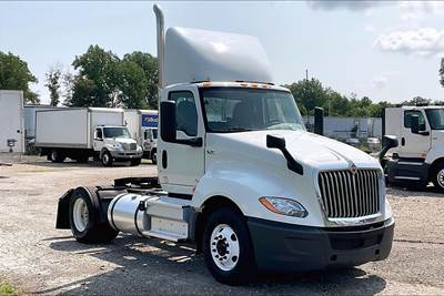 International LT625 Day Cab Truck - Cummins 400HP, 10 Speed