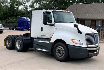 International LT625 Day Cab Truck - A26 400HP, 12 Speed