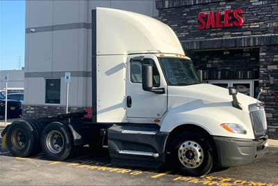 International LT625 Day Cab Truck - Cummins 400HP, 12 Speed