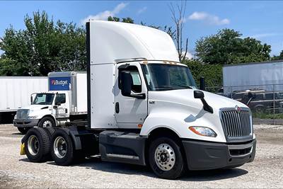 International LT625 Day Cab Truck - Cummins 400HP, 12 Speed
