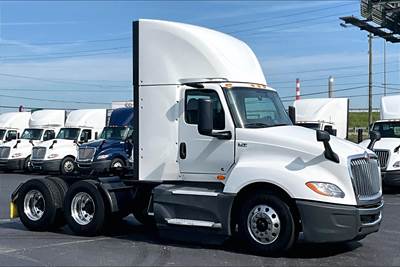 International LT625 Day Cab Truck - Cummins 400HP, 12 Speed