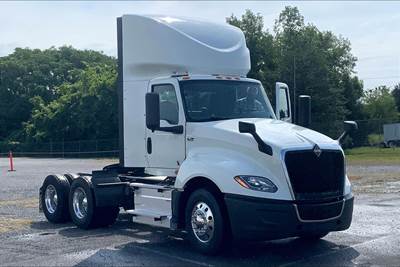 International LT625 Day Cab Truck - S13 450HP, 14 Speed