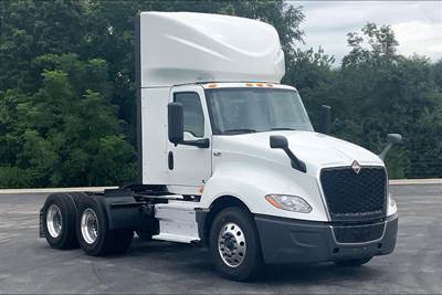 International LT625 Day Cab Truck - Cummins 450HP, 12 Speed