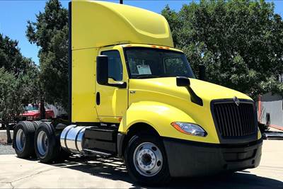 International LT625 Day Cab Truck - Cummins 400HP, 12 Speed