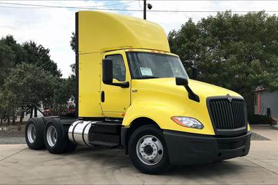 International LT625 Day Cab Truck - Cummins 400HP, 12 Speed