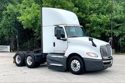 International LT625 Day Cab Truck - Cummins 400HP, 12 Speed