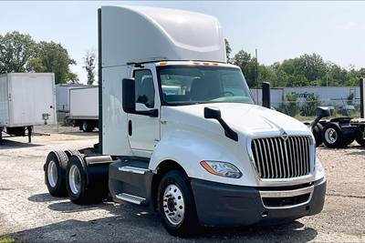 International LT625 Day Cab Truck - A26 400HP, 12 Speed