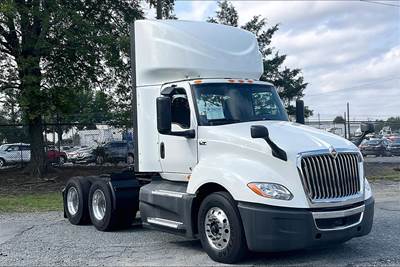 International LT625 Day Cab Truck - Cummins 400HP, 12 Speed