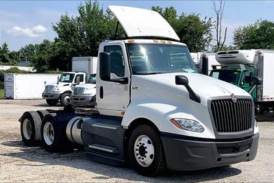 International LT625 Day Cab Truck - Cummins 450HP, 12 Speed