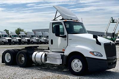 International LT625 Day Cab Truck - Cummins 450HP, 12 Speed