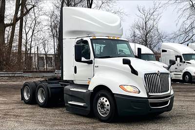 International LT625 Day Cab Truck - A26 400HP, 12 Speed