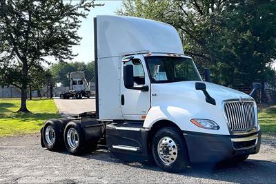 International LT625 Day Cab Truck - A26 400HP, 12 Speed