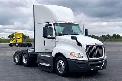 International LT625 Day Cab Truck - Cummins 400HP, 12 Speed