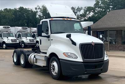 International LT625 Day Cab Truck - Cummins 450HP, 12 Speed