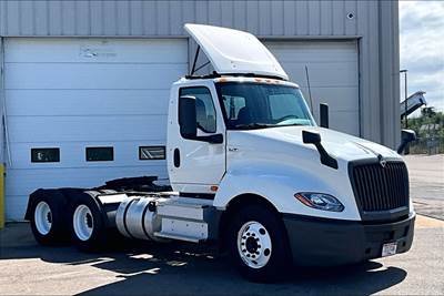 International LT625 Day Cab Truck - Cummins 450HP, 12 Speed