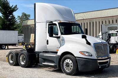 International LT625 Day Cab Truck - A26 400HP, 12 Speed