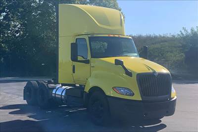 International LT625 Day Cab Truck - Cummins 400HP, 12 Speed