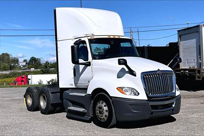 International LT625 Day Cab Truck - Cummins 400HP, 12 Speed