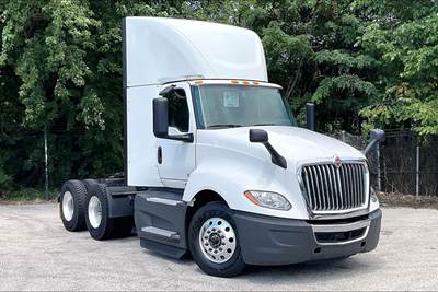 International LT625 Day Cab Truck - Cummins 400HP, 12 Speed