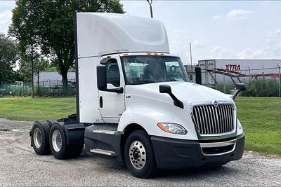International LT625 Day Cab Truck - A26 400HP, 12 Speed