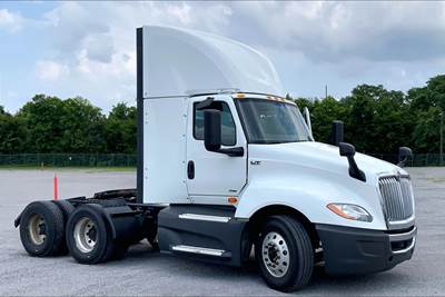 International LT625 Day Cab Truck - A26 400HP, 12 Speed