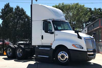 International LT625 Day Cab Truck - Cummins 400HP, 12 Speed