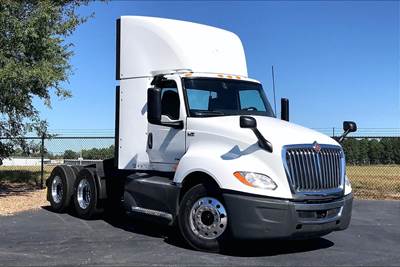 International LT625 Day Cab Truck - A26 400HP, 12 Speed