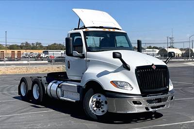 International LT625 Day Cab Truck - Cummins 450HP, 12 Speed