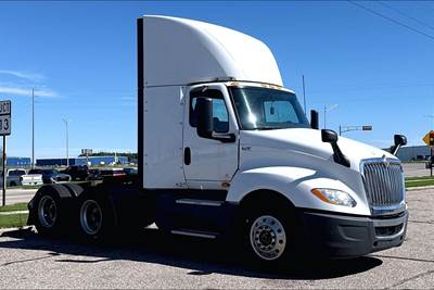 International LT625 Day Cab Truck - Cummins 400HP, 12 Speed