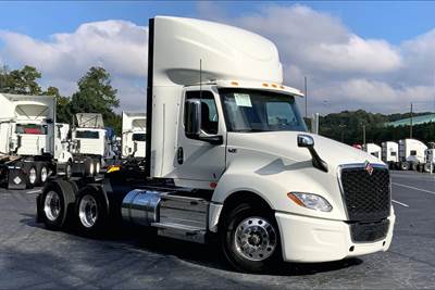 International LT625 Day Cab Truck - 450HP, 14 Speed