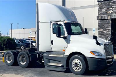 International LT625 Day Cab Truck - Cummins 400HP, 12 Speed
