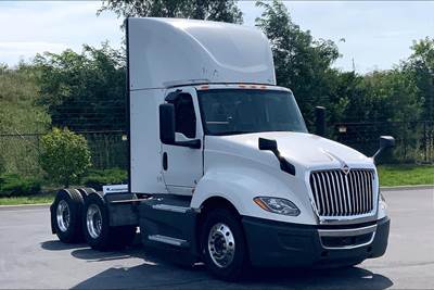 International LT625 Day Cab Truck - Cummins 400HP, 12 Speed