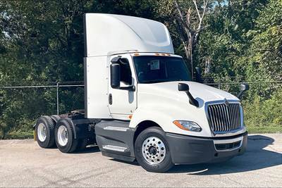 International LT625 Day Cab Truck - Cummins 400HP, 12 Speed