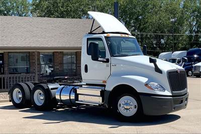 International LT625 Day Cab Truck - Cummins 450HP, 12 Speed