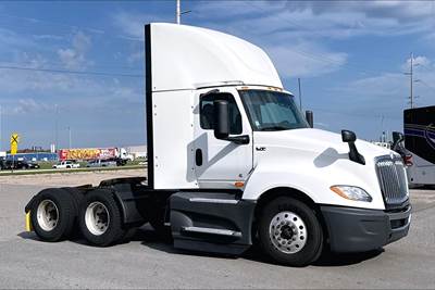 International LT625 Day Cab Truck - Cummins 400HP, 12 Speed