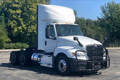 International LT625 Day Cab Truck - 450HP, 14 Speed
