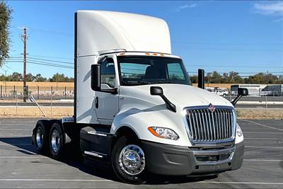 International LT625 Day Cab Truck - Cummins 400HP, 12 Speed