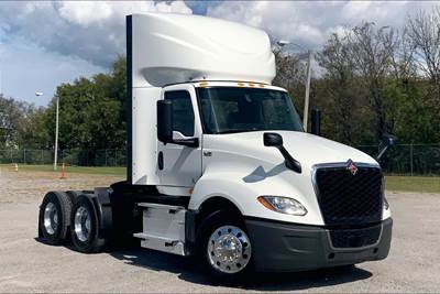 International LT625 Day Cab Truck - S13 450HP, 14 Speed