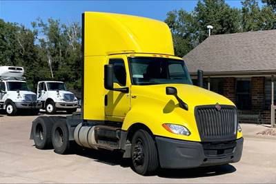 International LT625 Day Cab Truck - Cummins 400HP, 12 Speed