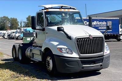 International LT625 Day Cab Truck - Cummins 450HP, 12 Speed
