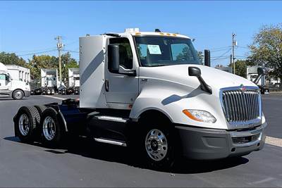 International LT625 Day Cab Truck - Cummins 400HP, 12 Speed