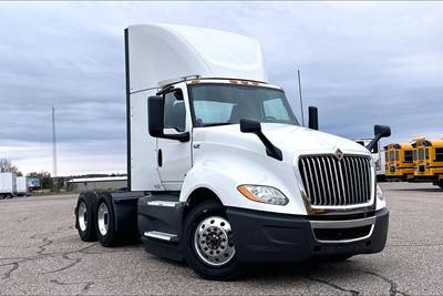 International LT625 Day Cab Truck - Cummins 400HP, 12 Speed